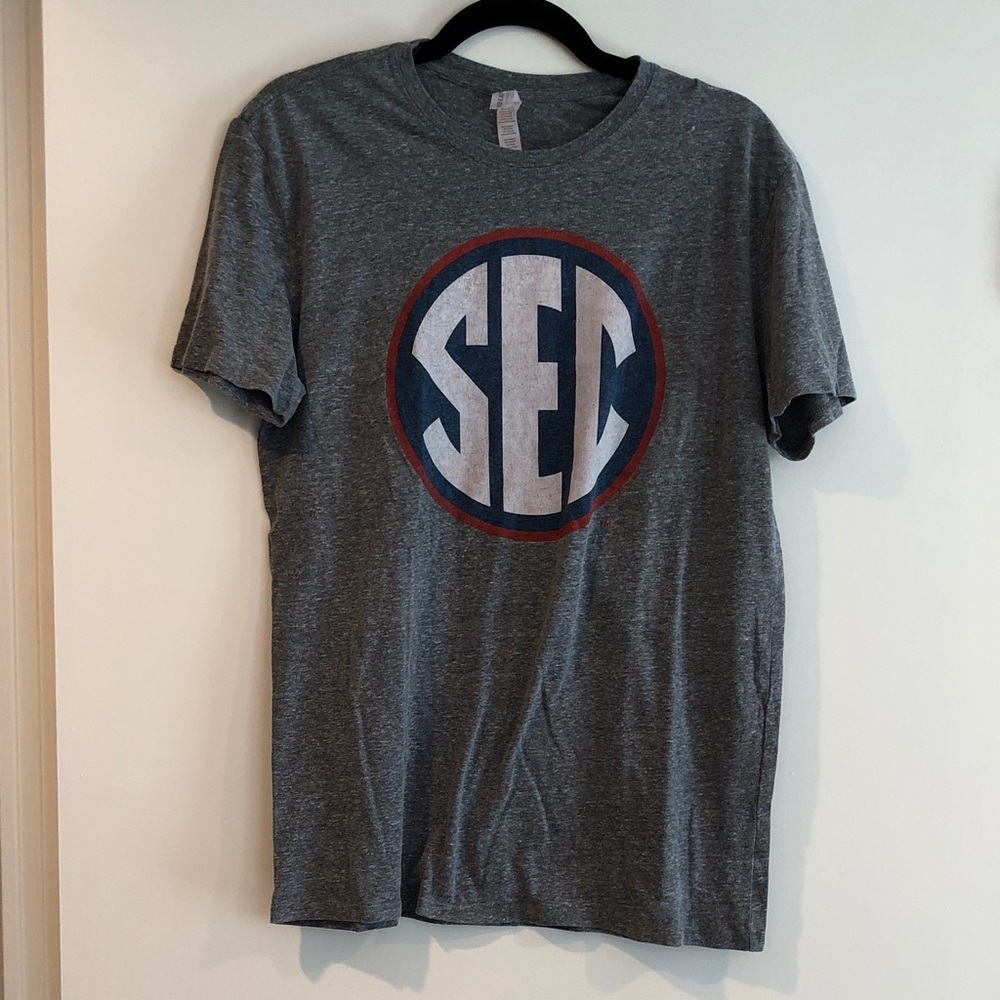 Women's Threadfast Gray SEC Logo T-Shirt Size Medium